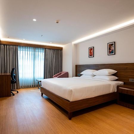 Lilac Hotel Guruvāyūr Екстериор снимка