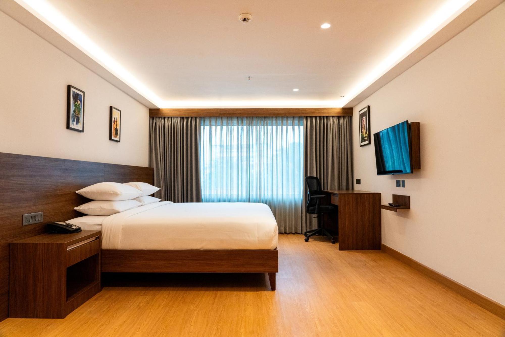 Lilac Hotel Guruvāyūr Екстериор снимка