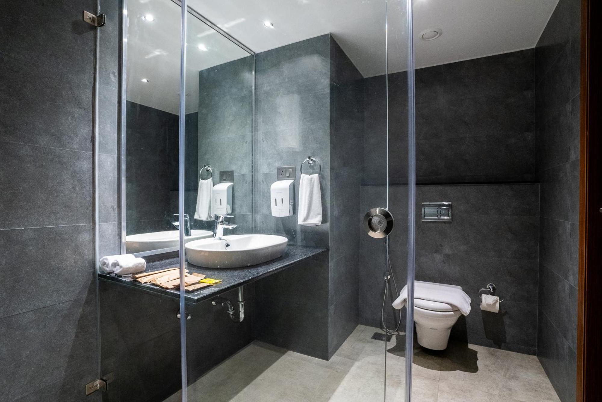 Lilac Hotel Guruvāyūr Екстериор снимка