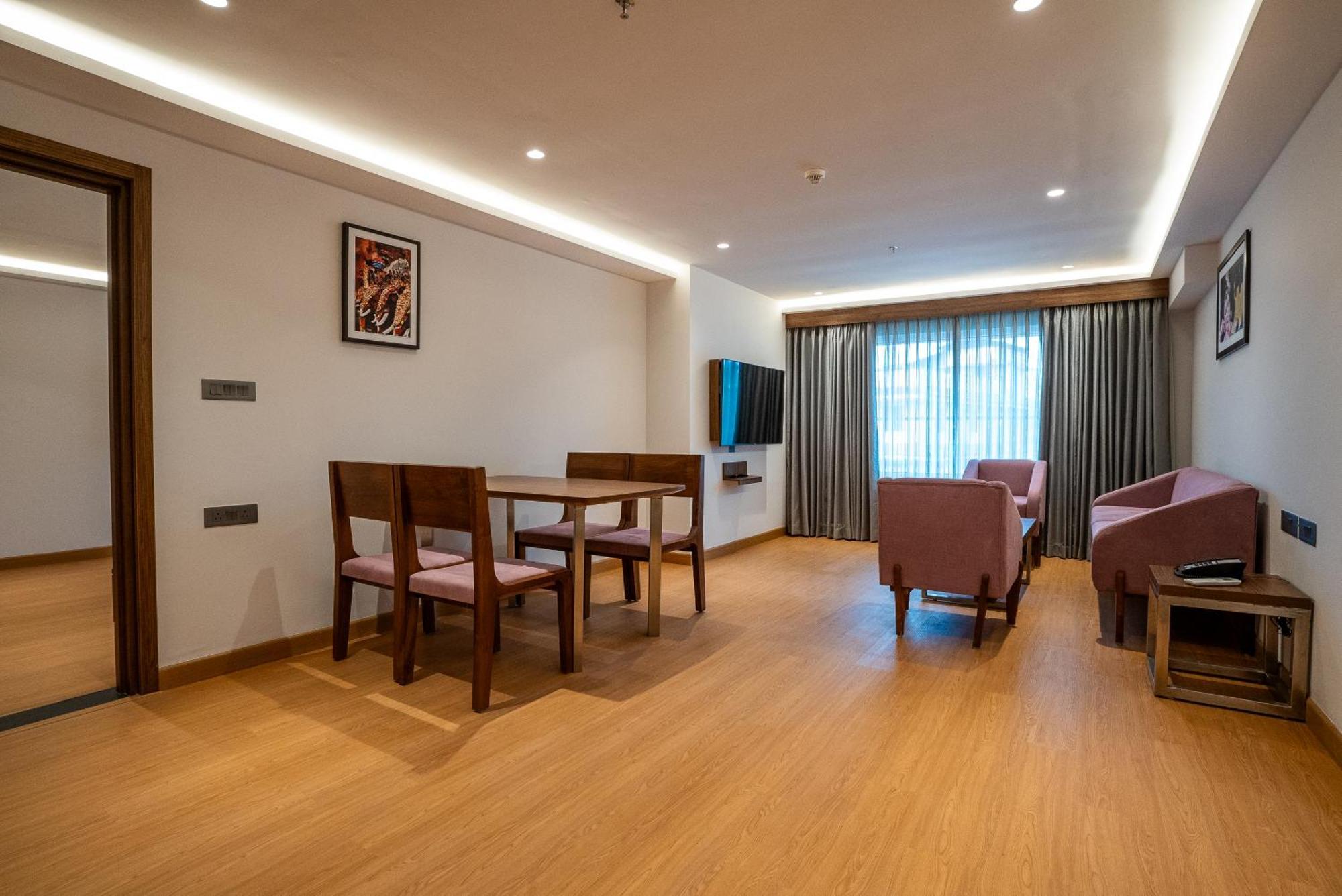 Lilac Hotel Guruvāyūr Екстериор снимка