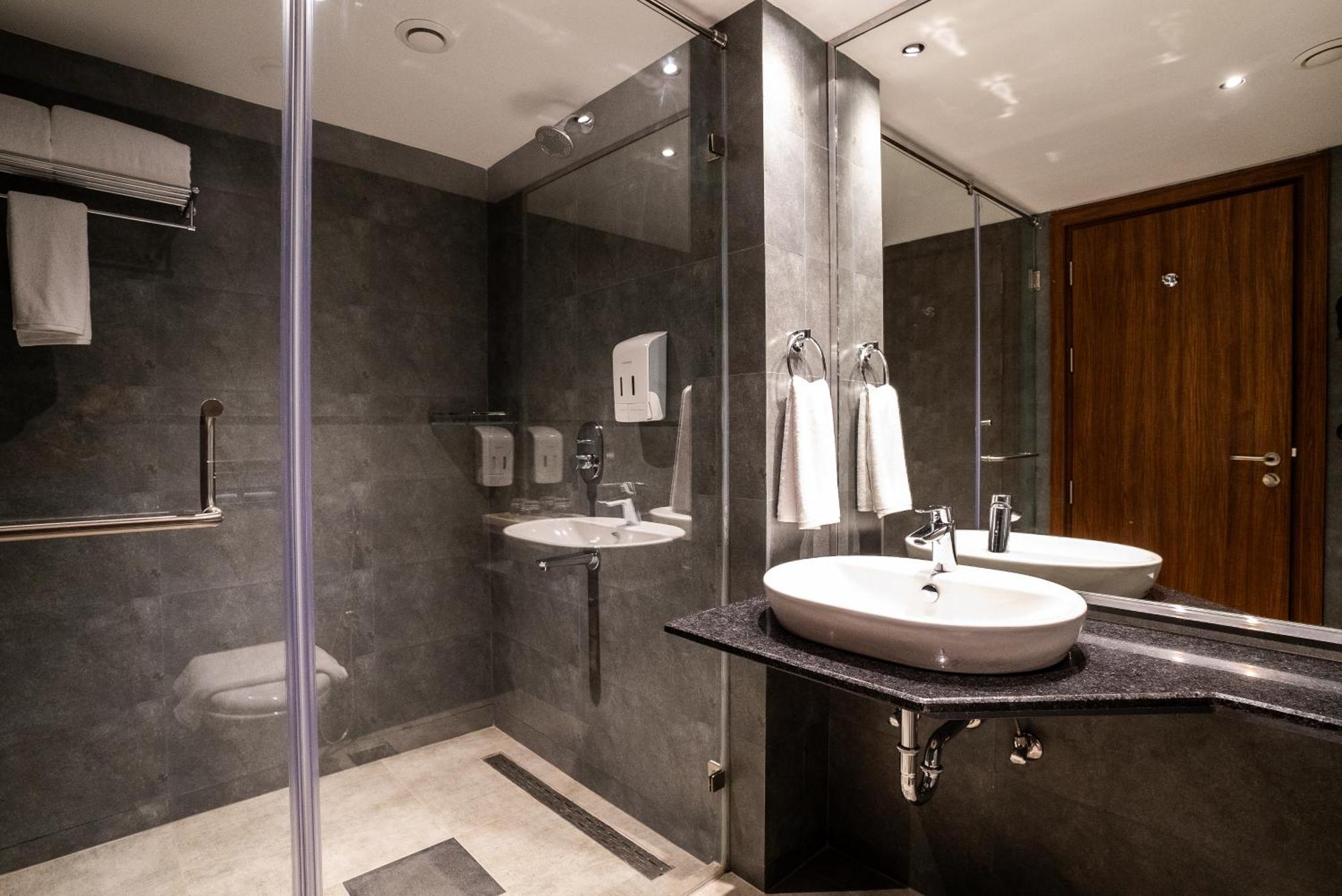 Lilac Hotel Guruvāyūr Екстериор снимка
