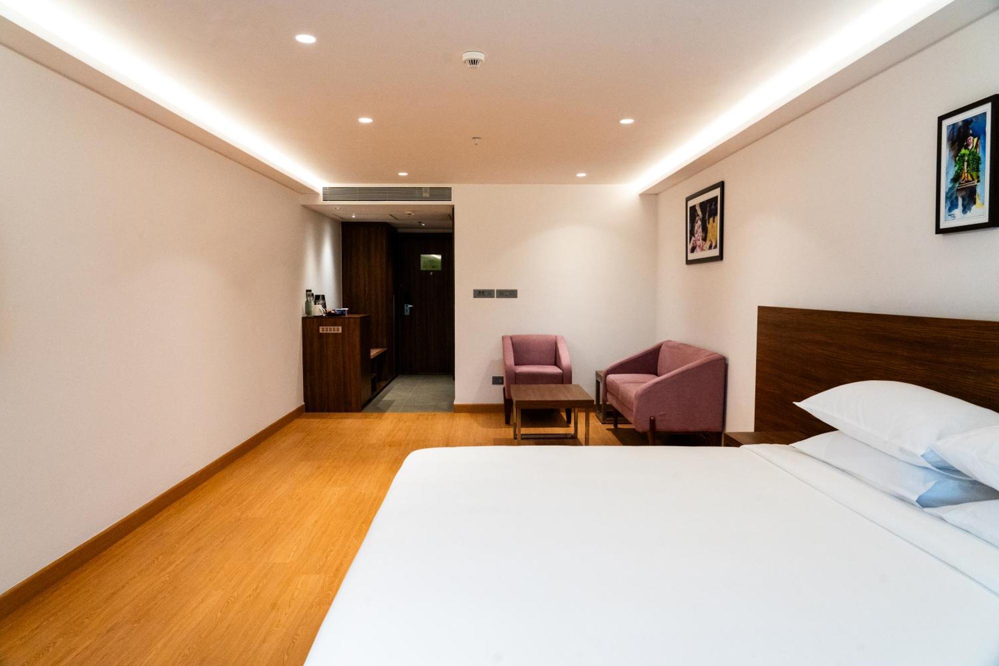 Lilac Hotel Guruvāyūr Екстериор снимка